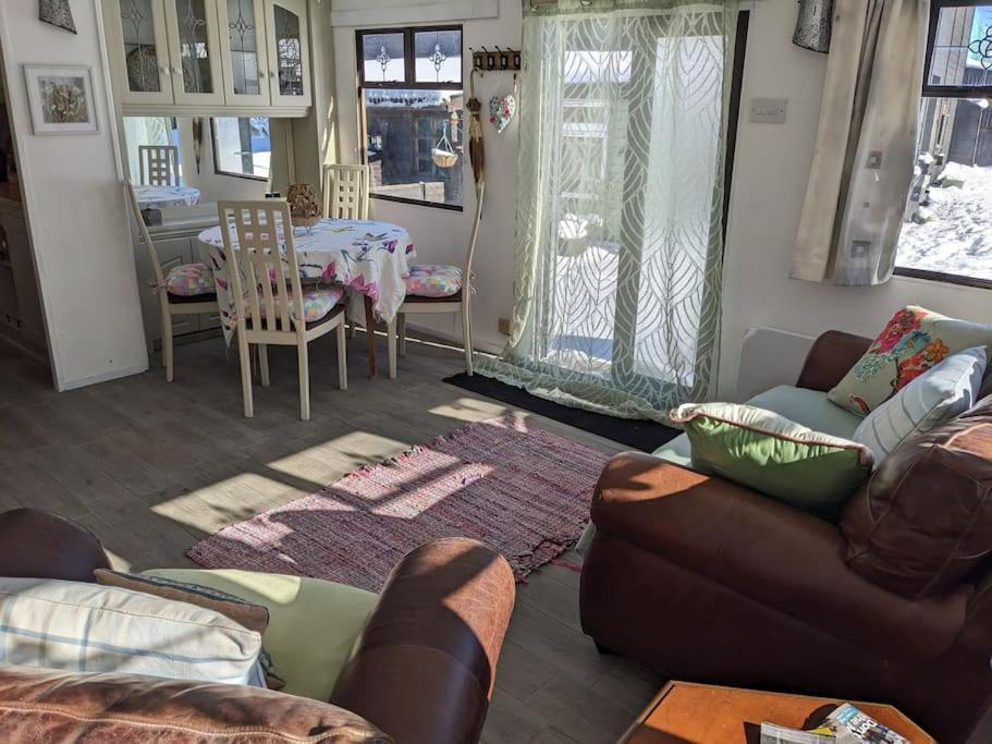 Ferny Roost Cabin. เร็กซ์แฮม ภายนอก รูปภาพ